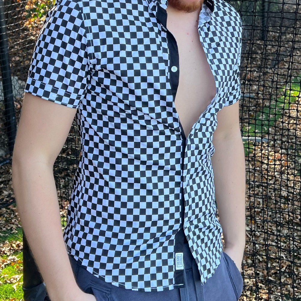 G BY GUESS MEN FINISH LINE CAR RACING FLAG BUTTON DOWN SHIRT CHECKERE CHECK STUD